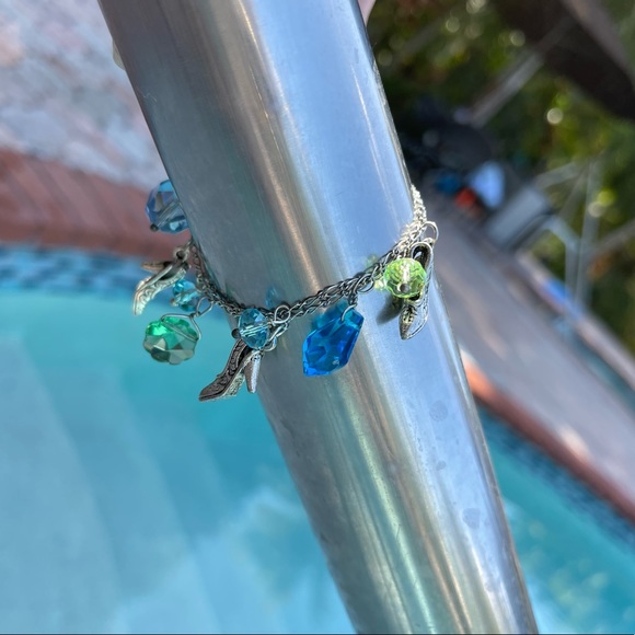 NWT DOUBLE STRAND CRYSTAL CHARM BRACELET IN TONES OF AQUA & GREEN, SILVER SHOES - Picture 8 of 16